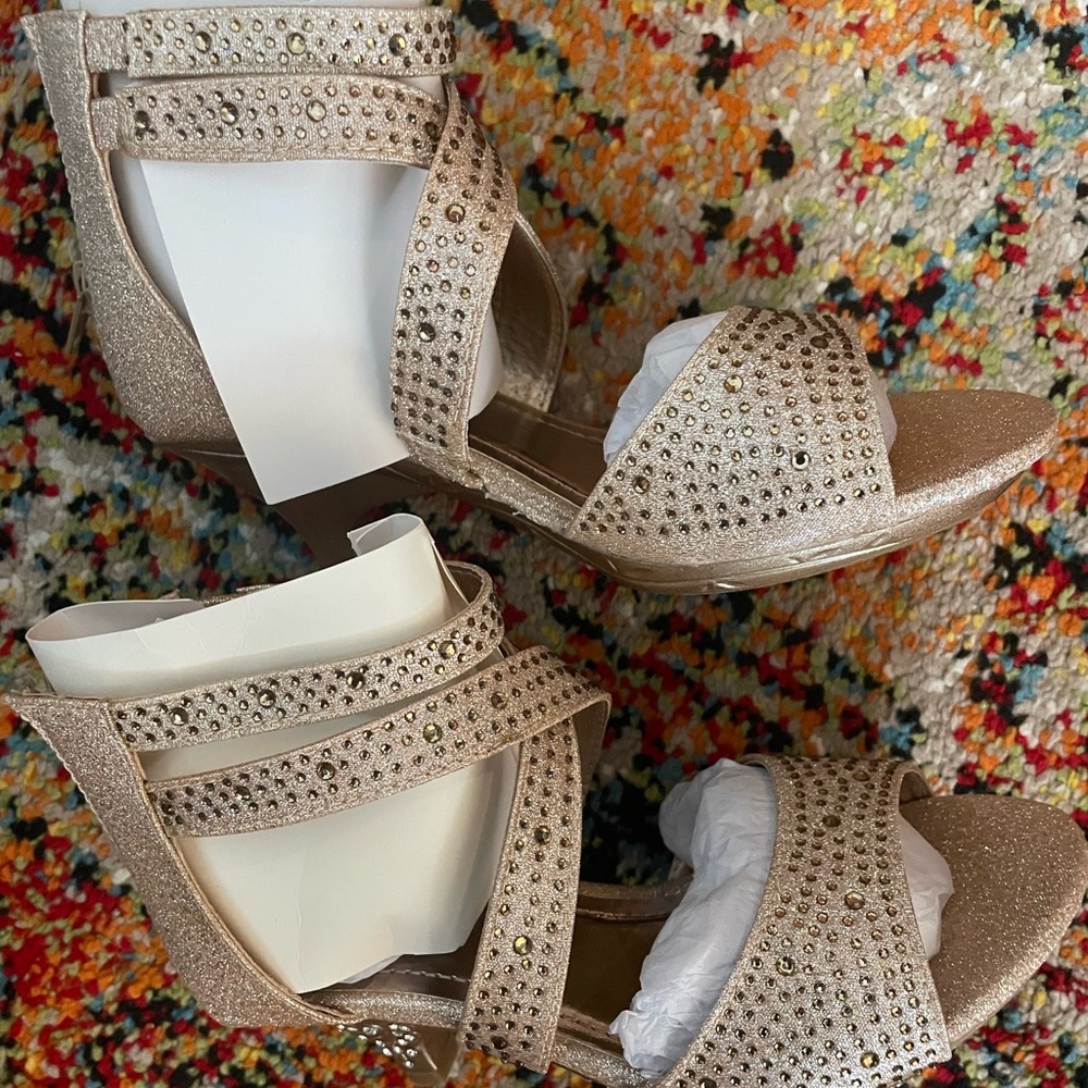 Cute girls kitten heeled sandals